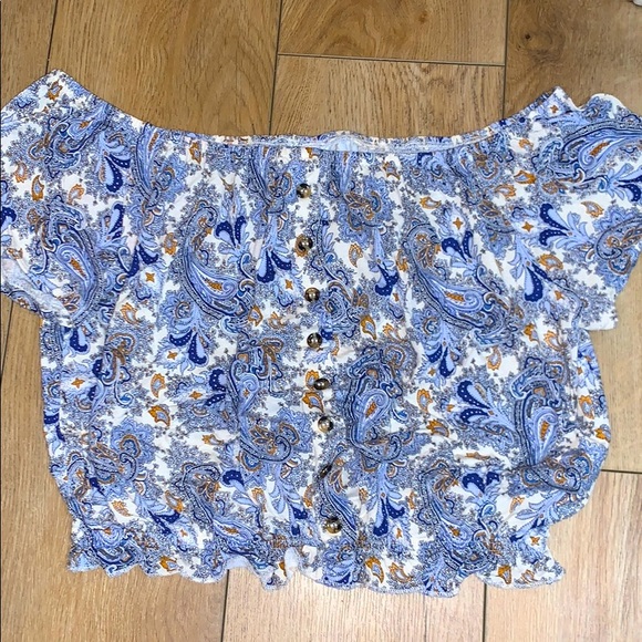 H&M Tops - 🔥SALE 4/$20‼️ H&M Beautiful Paisley Blue off the shoulder Crop